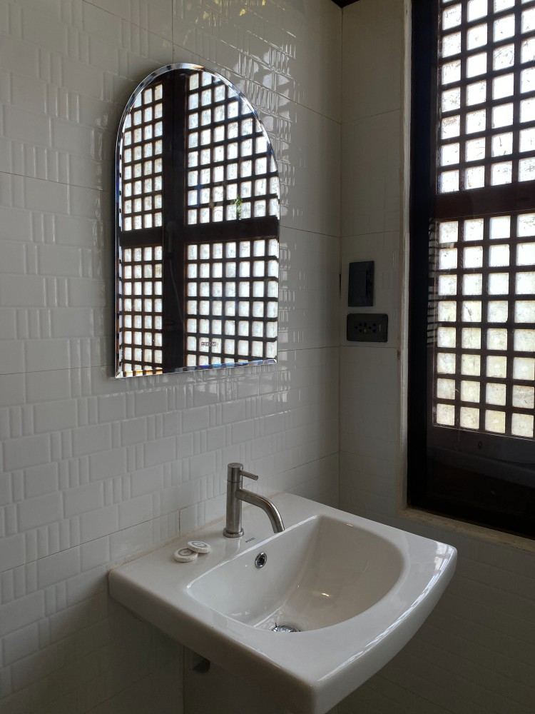Filipiniana Villa ensuite bathroom