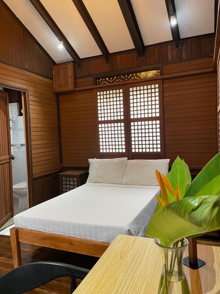 Filipiniana Villa room interior